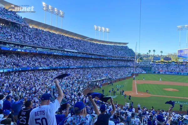 ＼じっくり3試合観戦／「ANA」直行便で行く！ロサンゼルス野球観戦ツアー6日間★内野並び席確約＆往路空港送迎付
